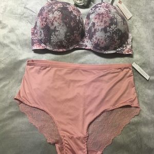 Plus Size Bra Set - Size 40D/1X